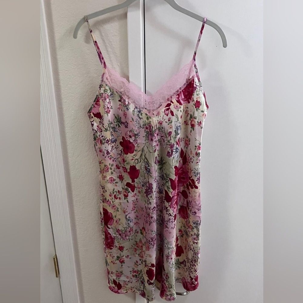 Gilligan & O'Malley Floral Cream and Pink Dress